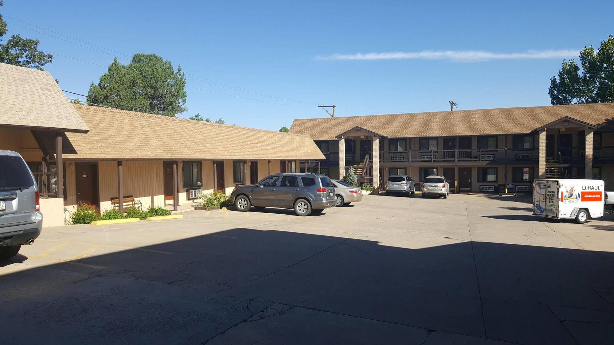 The Kc Motel Show Low Exterior foto